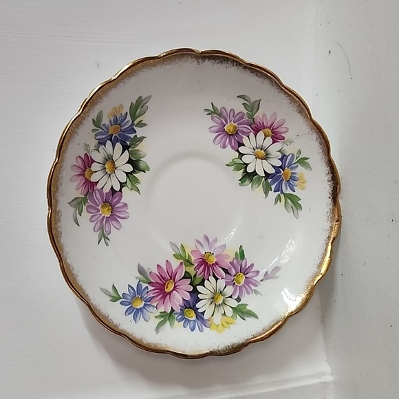 Pretty Rosina Teacup and Saucer Duo Accentuated with Daisies and Heavy Gold Bord - Picture 2 of 9